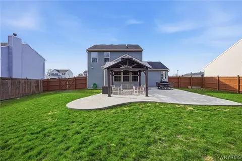 Exterior - 3773 Captains Way, Wheatfield, NY 14120 photo 4 of 6