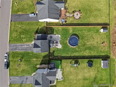 View/Area - 3773 Captains Way, Wheatfield, NY 14120 photo 3 of 6