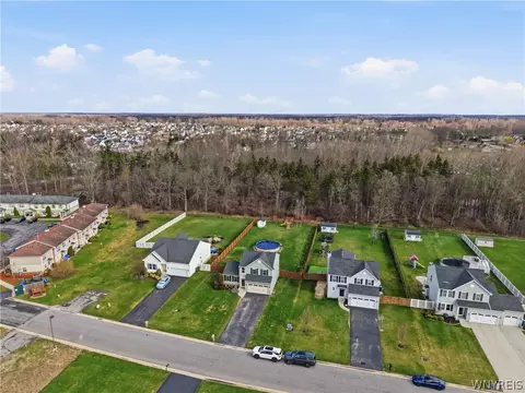 View/Area - 3773 Captains Way, Wheatfield, NY 14120 photo 2 of 6