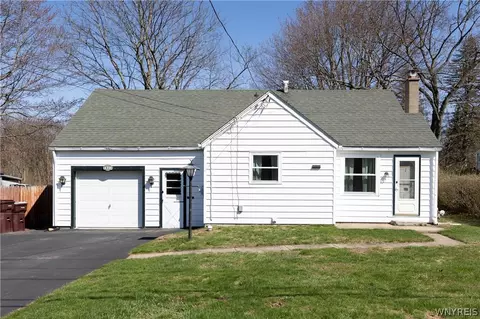 2624 Sunset Dr, Eden, NY 14057