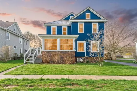 8432 East Ave, Royalton, NY 14067