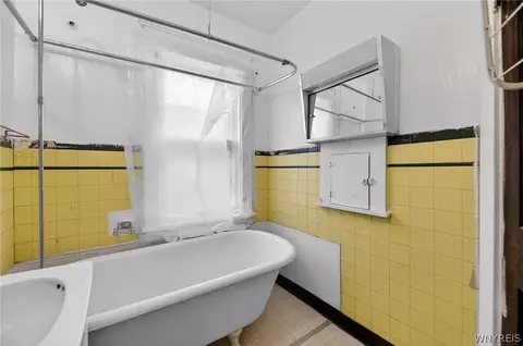 Bath - 23 Humason Ave, Buffalo, NY 14211 photo 4 of 4