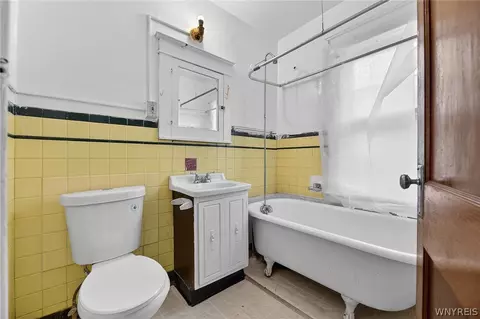 Bath - 23 Humason Ave, Buffalo, NY 14211 photo 3 of 4