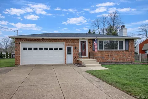 6886 Hamilton Dr, Evans, NY 14047