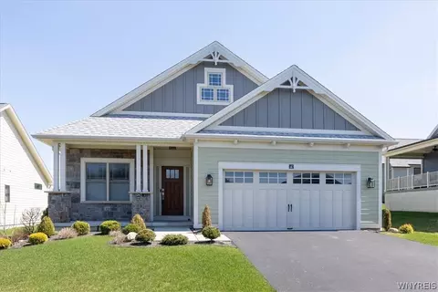 6 Creekstone Dr #6, Aurora, NY 14052