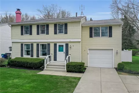 72 October Ln, Amherst, NY 14228