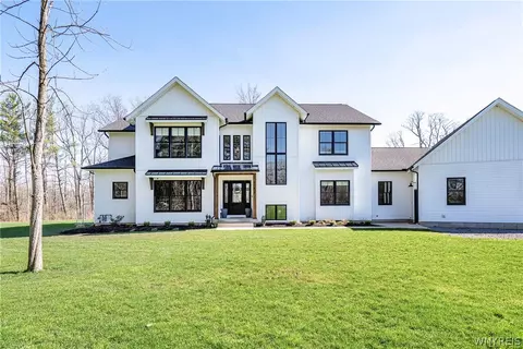 6750 Clinton St, Elma, NY 14059