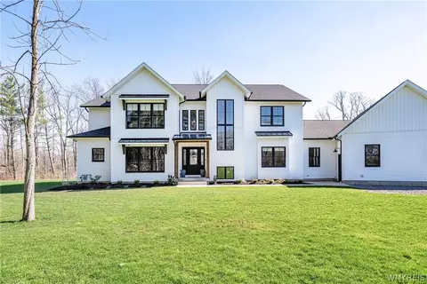 6750 Clinton St, Elma, NY 14059