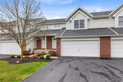 5376 Village Station Cir, Buffalo, NY 14221