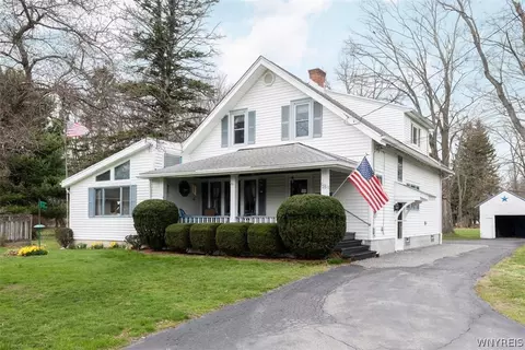 78 Knox Rd, Aurora, NY 14052