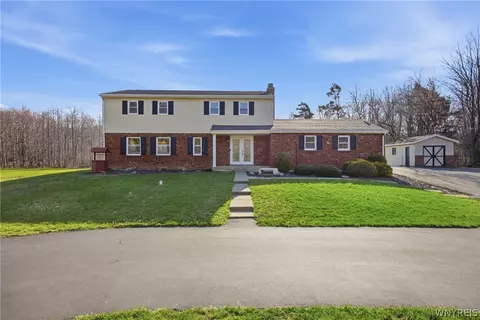 7033 Derby Rd, Evans, NY 14047