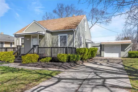 275 Oakridge Ave, Buffalo, NY 14217