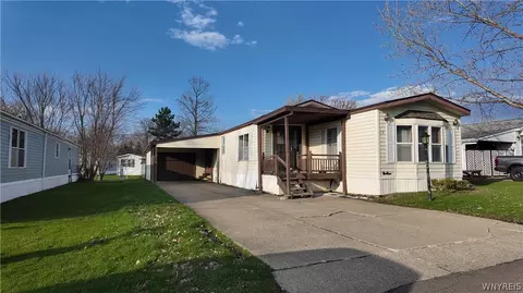 13 Rippleway Dr #197, Hamburg, NY 14075