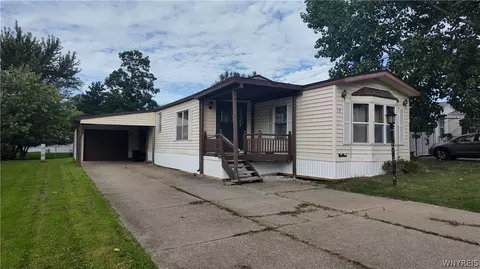 13 Rippleway Dr #197, Hamburg, NY 14075