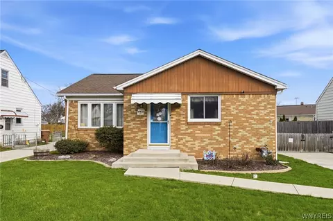 85 Cathedral Ln, Cheektowaga, NY 14225