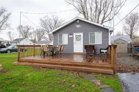 448 Alfred Ave, Evans, NY 14006