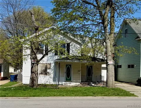 148 Chapel St, Lockport, NY 14094