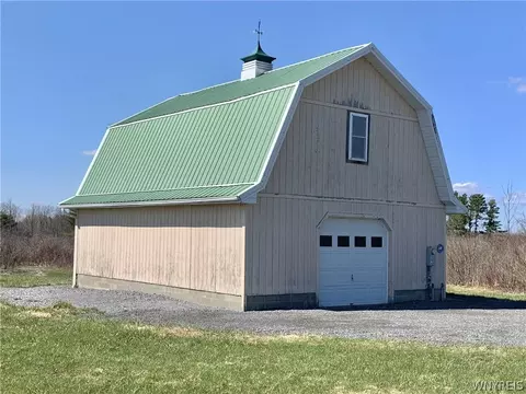 6320 Stinson Rd, Arcade, NY 14009