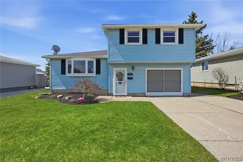 160 Brentwood Dr, Cheektowaga, NY 14227