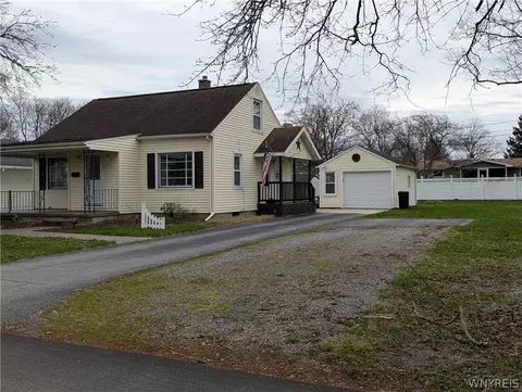 29 Laurel Dr, Attica, NY 14011