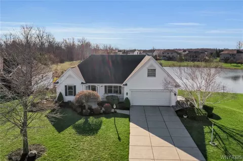 9574 English Ivy Ct, Clarence Center, NY 14032