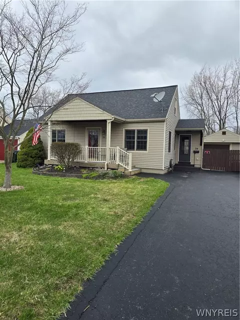 34 Middlesex Rd, Depew, NY 14043