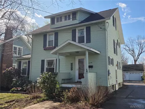 70 W Court St, Warsaw, NY 14569