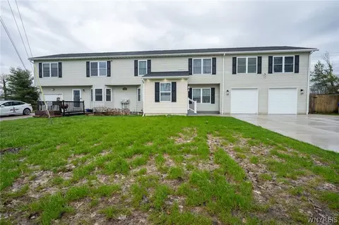 5233 Scranton Rd, Hamburg, NY 14075
