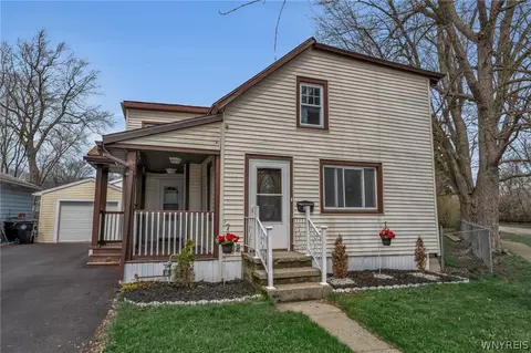 32 Elm St, Tonawanda, NY 14150