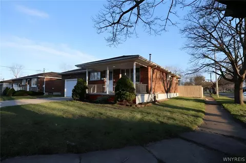 9605 Greenwald Ave, Niagara Falls, NY 14304