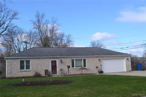 436 Campus Dr, Amherst, NY 14226