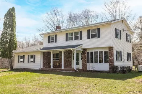 4476 Conway Rd, Bethany, NY 14054