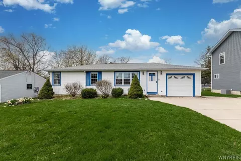 30 Errington Ter, Orchard Park, NY 14127