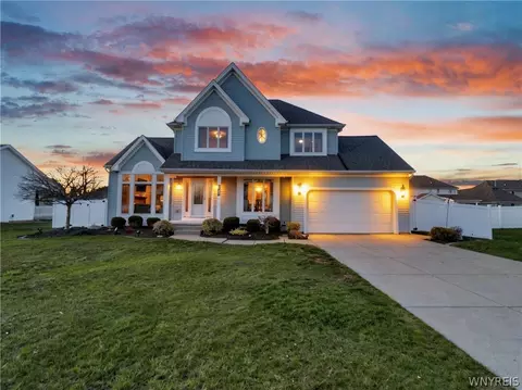 3319 Blossom Ln, Wheatfield, NY 14120