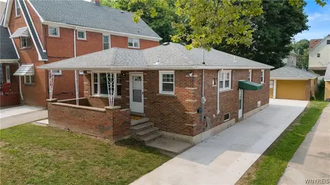 1748 Welch Ave, Niagara Falls, NY 14303