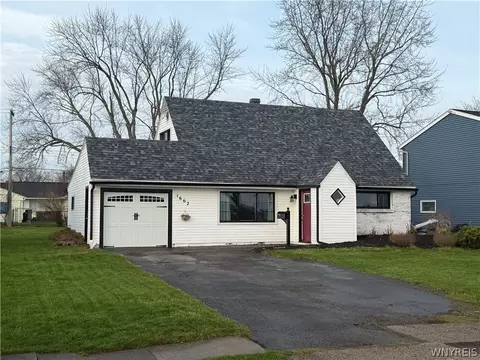 1662 Broadway, Grand Island, NY 14072
