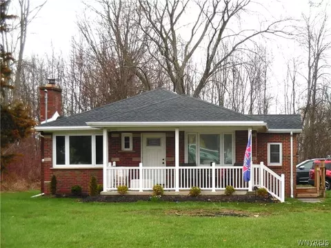 1691 Lake Rd, Porter, NY 14174