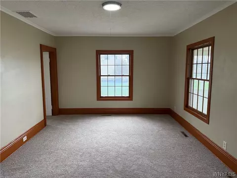 Living - 1861 Hess Rd, Appleton, NY 14008 photo 2 of 4