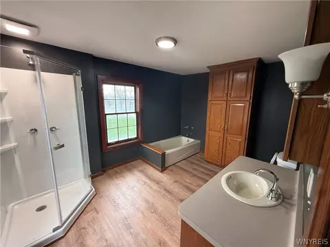 Bath - 1861 Hess Rd, Appleton, NY 14008 photo 2 of 2