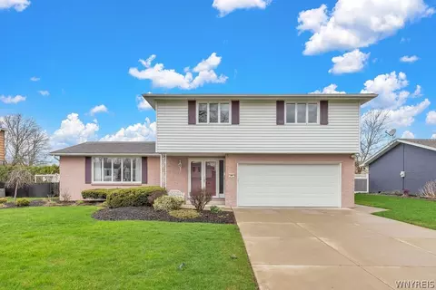 89 Ranch Trl W, Amherst, NY 14221