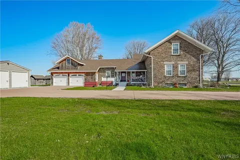 2804 Maple Rd, Wilson, NY 14172