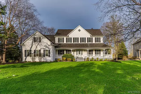 8116 Floss Ln, East Amherst, NY 14051