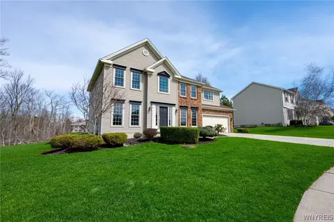 61 Brook Ln, West Seneca, NY 14224