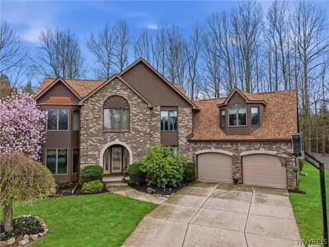 10 Tiffany Ln, Elma, NY 14059