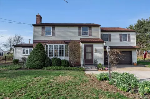 7163 Combs Dr, Hamburg, NY 14075