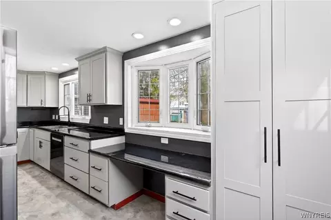 Kitchen - 4357 Barton Rd, Clarence, NY 14031 photo 6 of 6