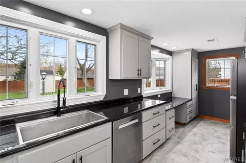 Kitchen - 4357 Barton Rd, Clarence, NY 14031 photo 3 of 6