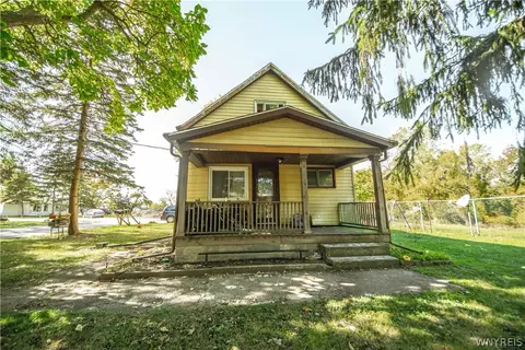 4 Wendel St, Depew, NY 14043