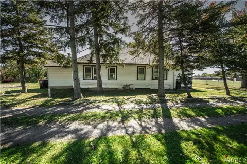 7 Cloyes Ave, Depew, NY 14043