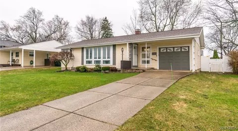 72 Saint Amelia Dr, Tonawanda, NY 14150